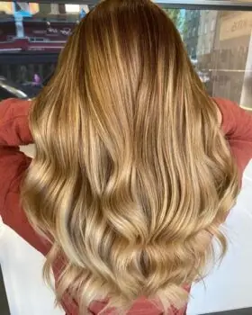 Baby Lights hair style as a low-maintenance hair colour