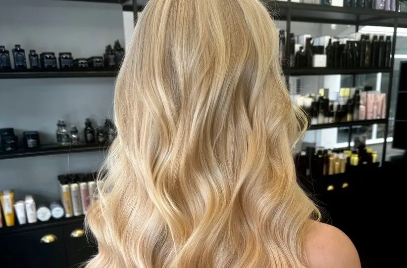Healthy and shiny summer hair by HARE & BONE